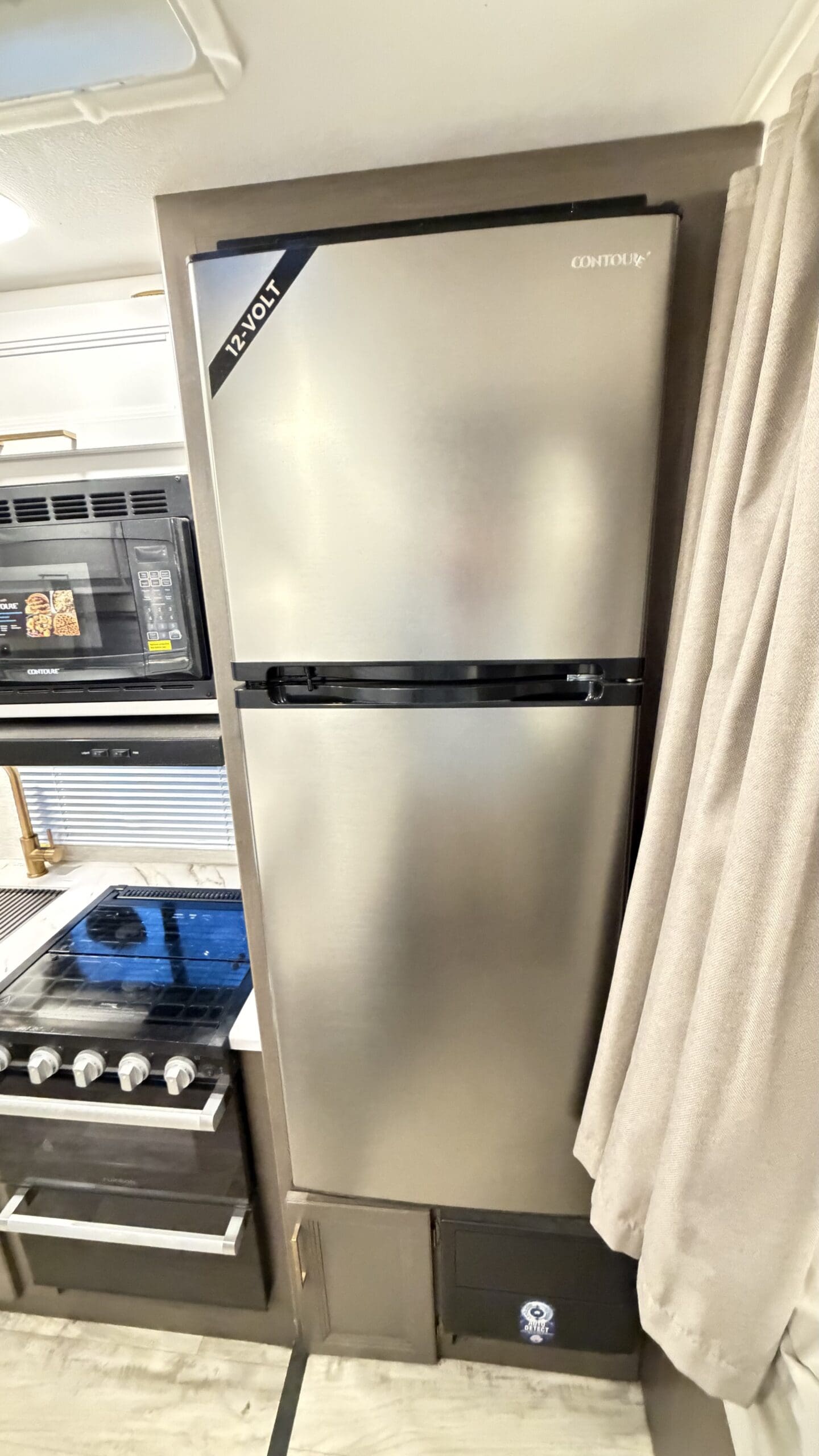 2025 Thor Chateau 22E Class C motorhome - Image 28