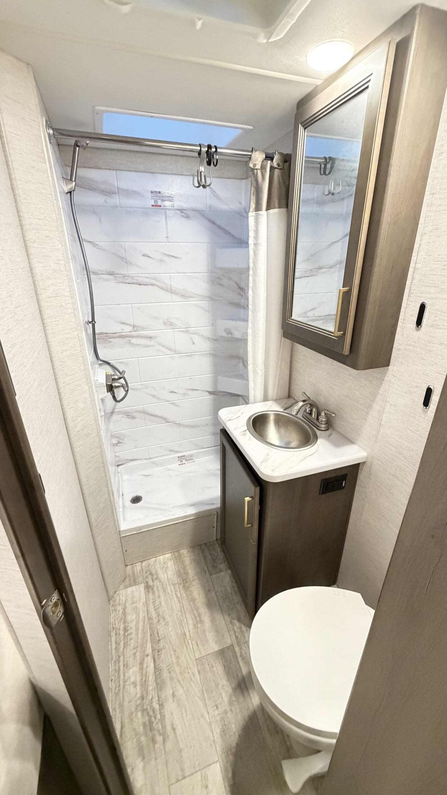 2025 Thor Chateau 22E Class C motorhome - Image 32
