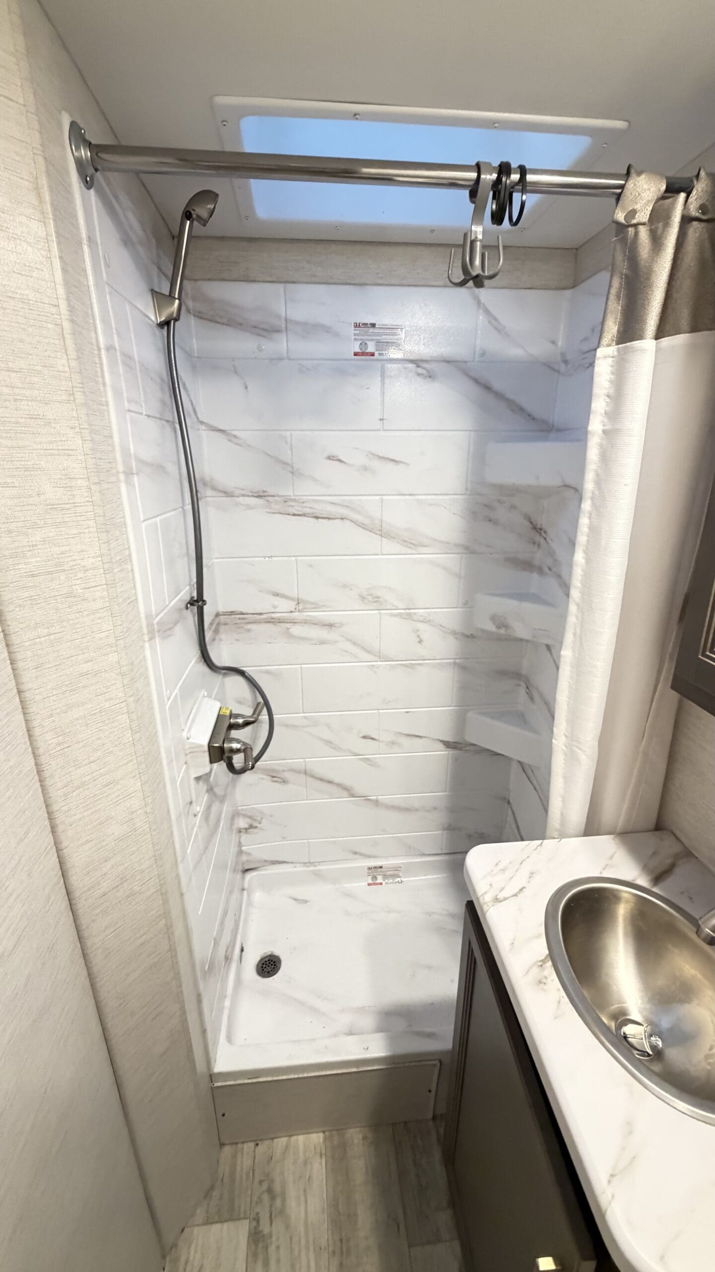 2025 Thor Chateau 22E Class C motorhome - Image 34