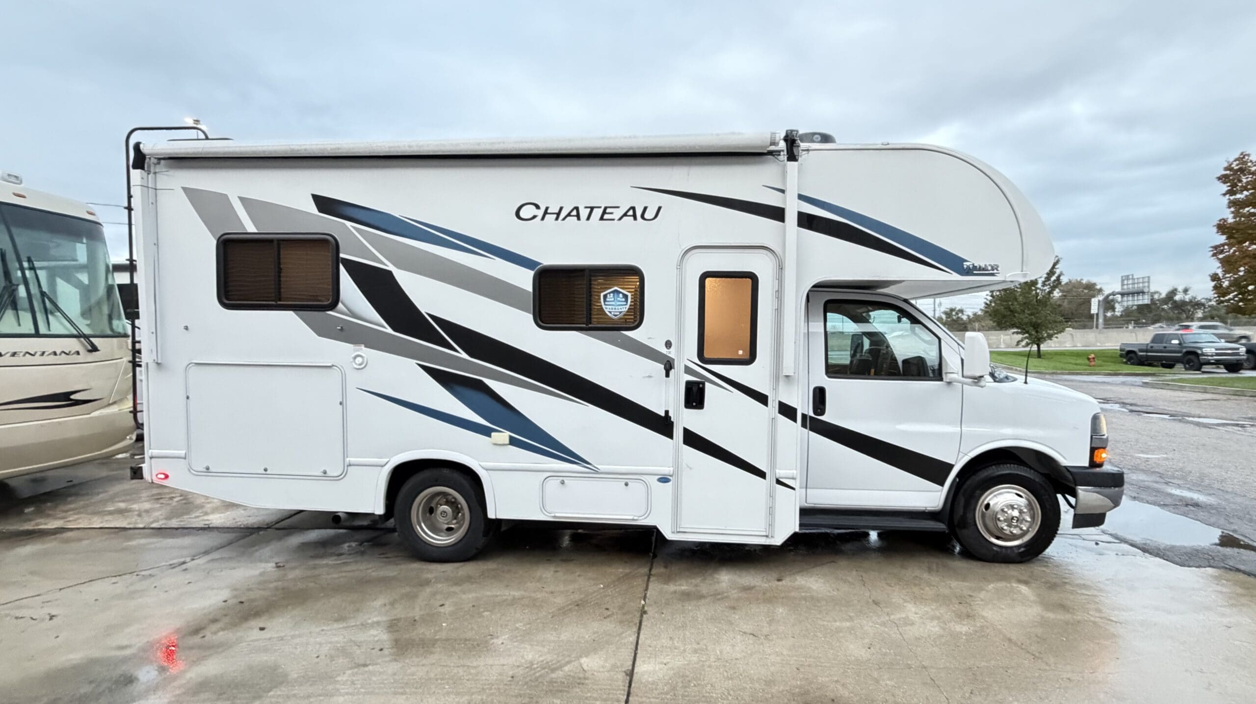 2025 Thor Chateau 22E Class C motorhome - Image 10