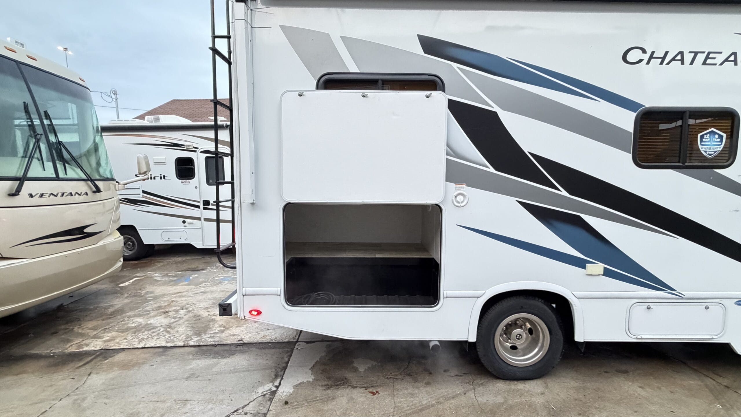 2025 Thor Chateau 22E Class C motorhome - Image 11
