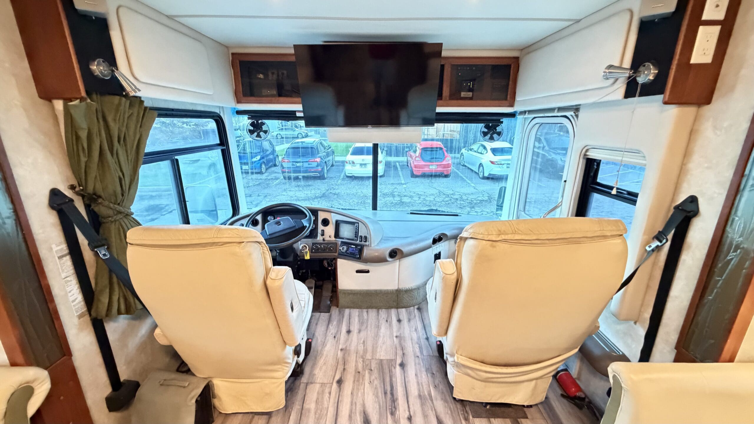 2003 Fleetwood Excursion 39L Pusher with 4 Slides - Image 22