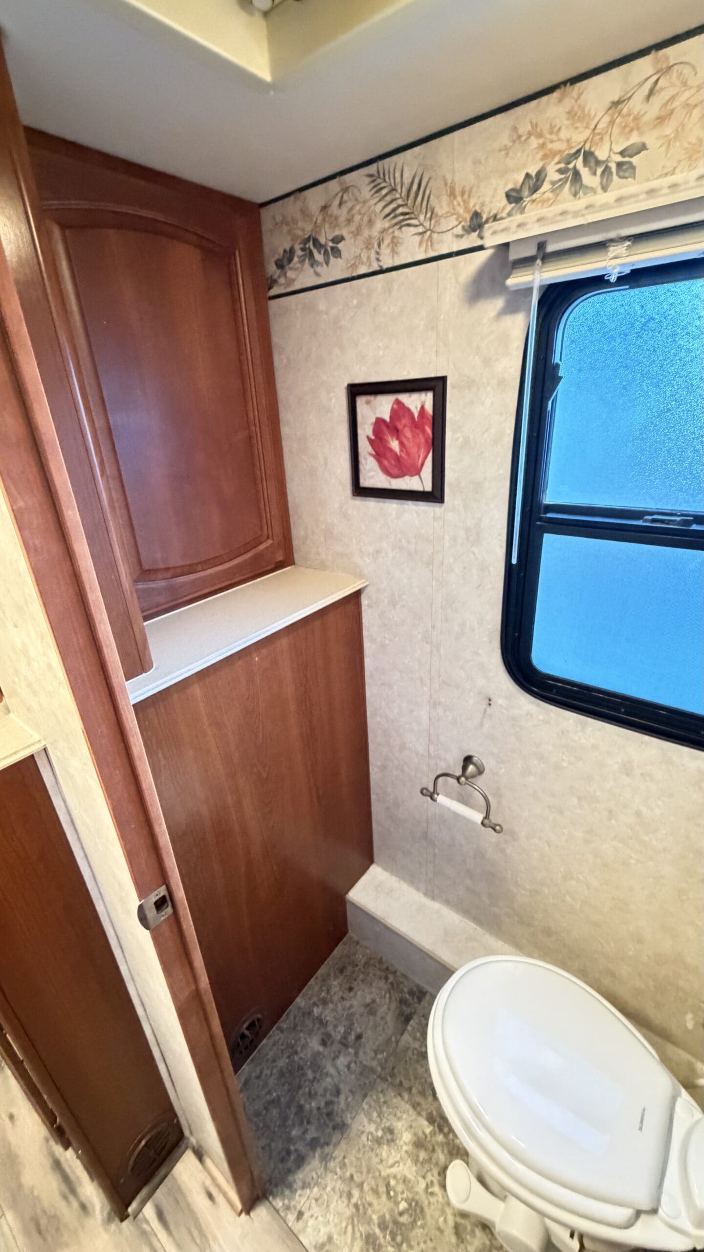 2003 Fleetwood Excursion 39L Pusher with 4 Slides - Image 47