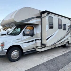 2016 Thor Chateau 29G Class C with 2 Slides